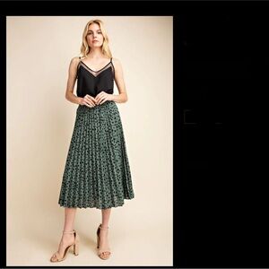 EASEL Green And Black Polka Dot Pleated Skirt Size Small